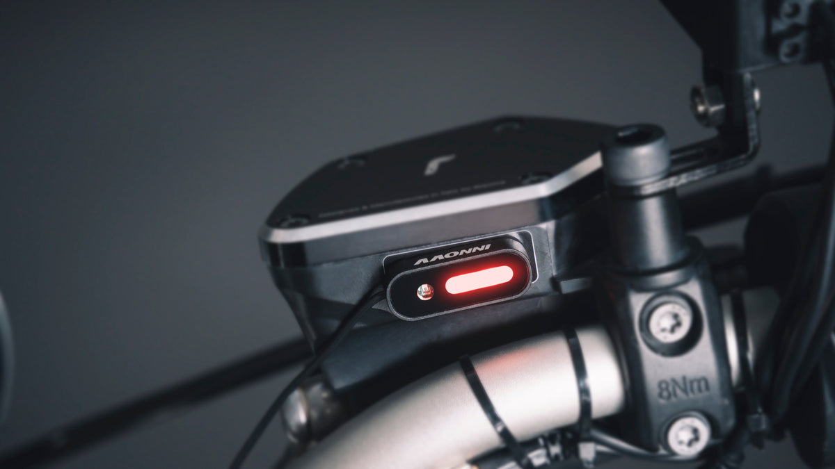 INNOVV ThirdEYE Blind Spot Detection: Mirror vs. Watch Version