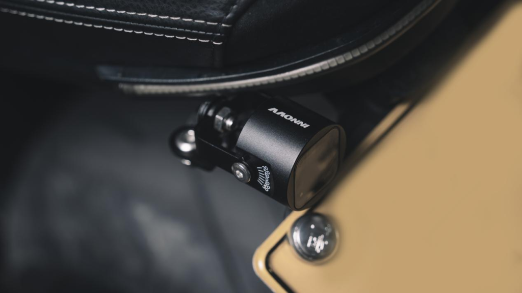 Comparing the Reliability of Motorcycle Blind Spot Detection：INNOVV ThirdEYE vs. Chigee AIO-5