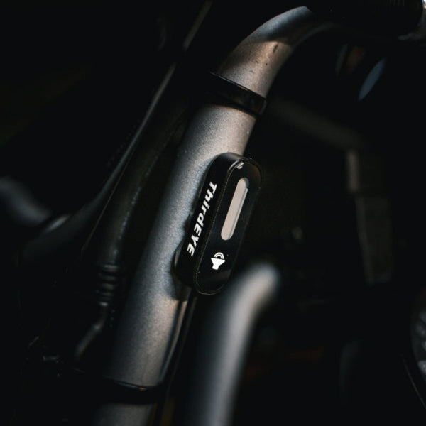 INNOVV ThirdEYE motorcycle BSD Mirror Version warning indicator installed on motorcycle rearview mirror base