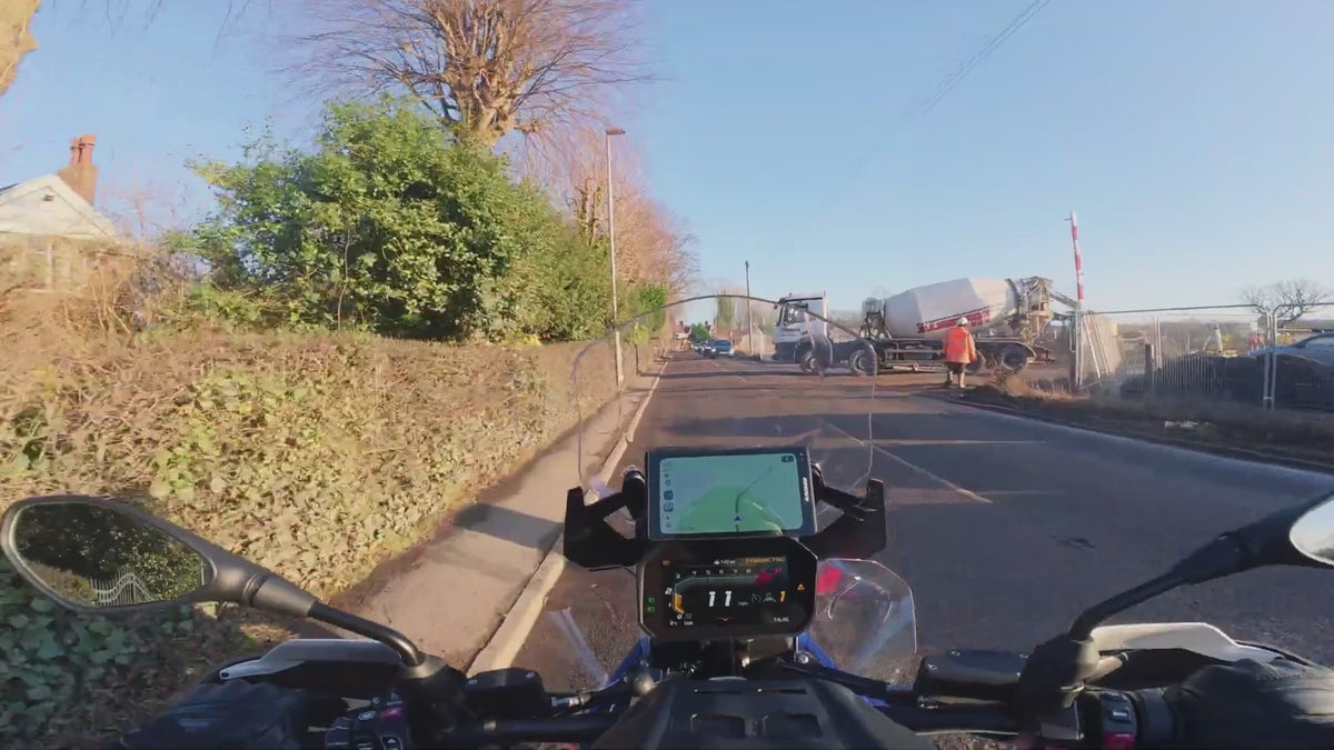 Load video: INNOVV N2 BMW